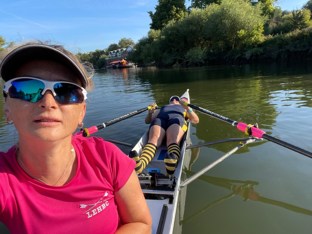 wtfmoneyfleur's tweet photo. Lovely morning row at #TwRC in #RHKYC kit. With the go-fast socks of course.
#sockswag #rowing #mastersrowing #thames https://t.co/V3fMCLrYdt
