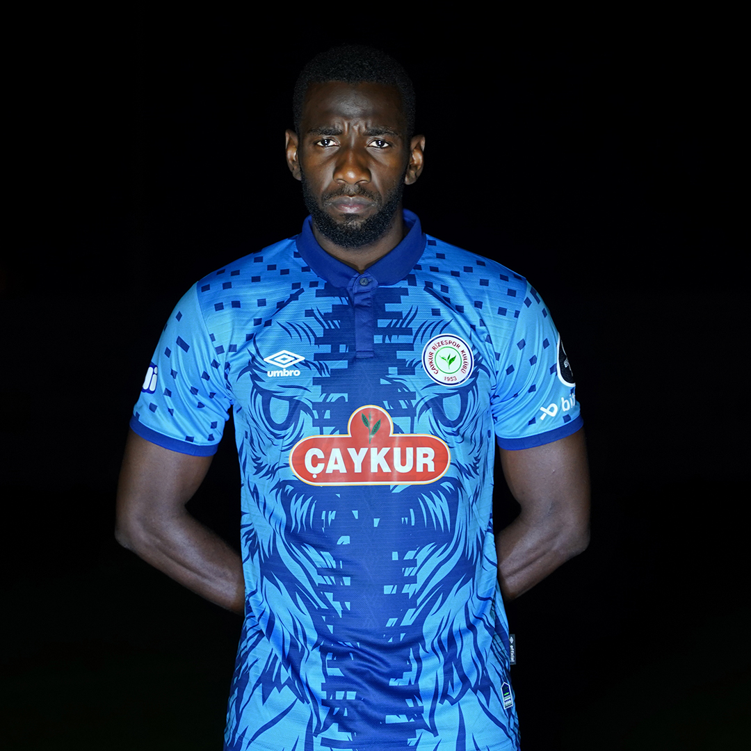 CRizesporAS's tweet photo. 👕 2022-23 Sezonu formalarımız, tüm Atmaca Store Mağazaları'nda..

🔗 https://t.co/9qLCoILPF7 https://t.co/Hoyvpc4eff