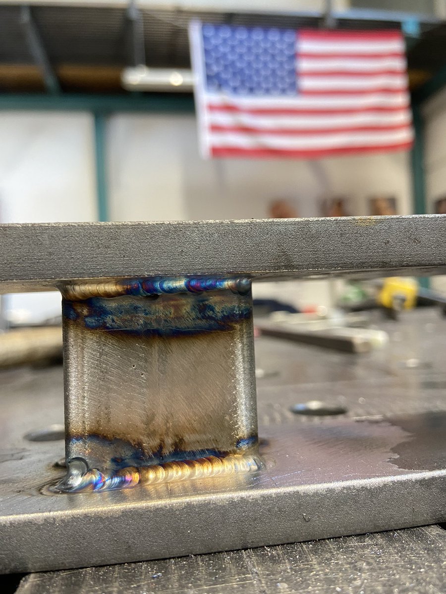 TheDeption's tweet image. My daily dose of work 😎👨🏽‍🏭🇺🇸
#welding