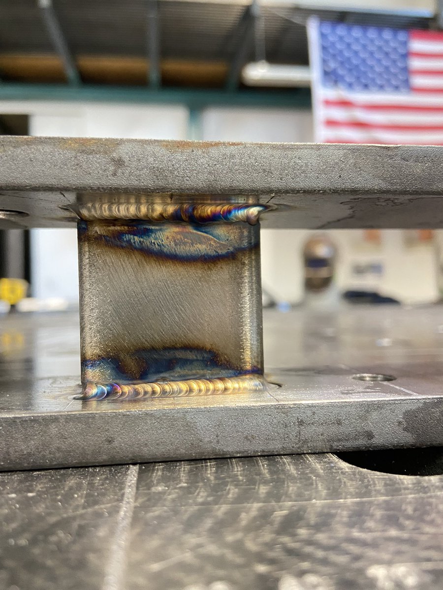 TheDeption's tweet image. My daily dose of work 😎👨🏽‍🏭🇺🇸
#welding