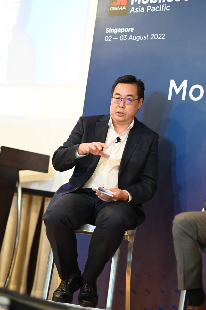 GSMAPolicy's tweet photo. The “#Spectrum in 6 GHz" session at #m360APAC explored why #6GHz is so important to #5G expansion, how the band can drive innovation & increase digital inclusion, and the current ecosystem development for the range and the commercial availability of 5G services in the 6 GHz band. https://t.co/KuFMGh3SP6