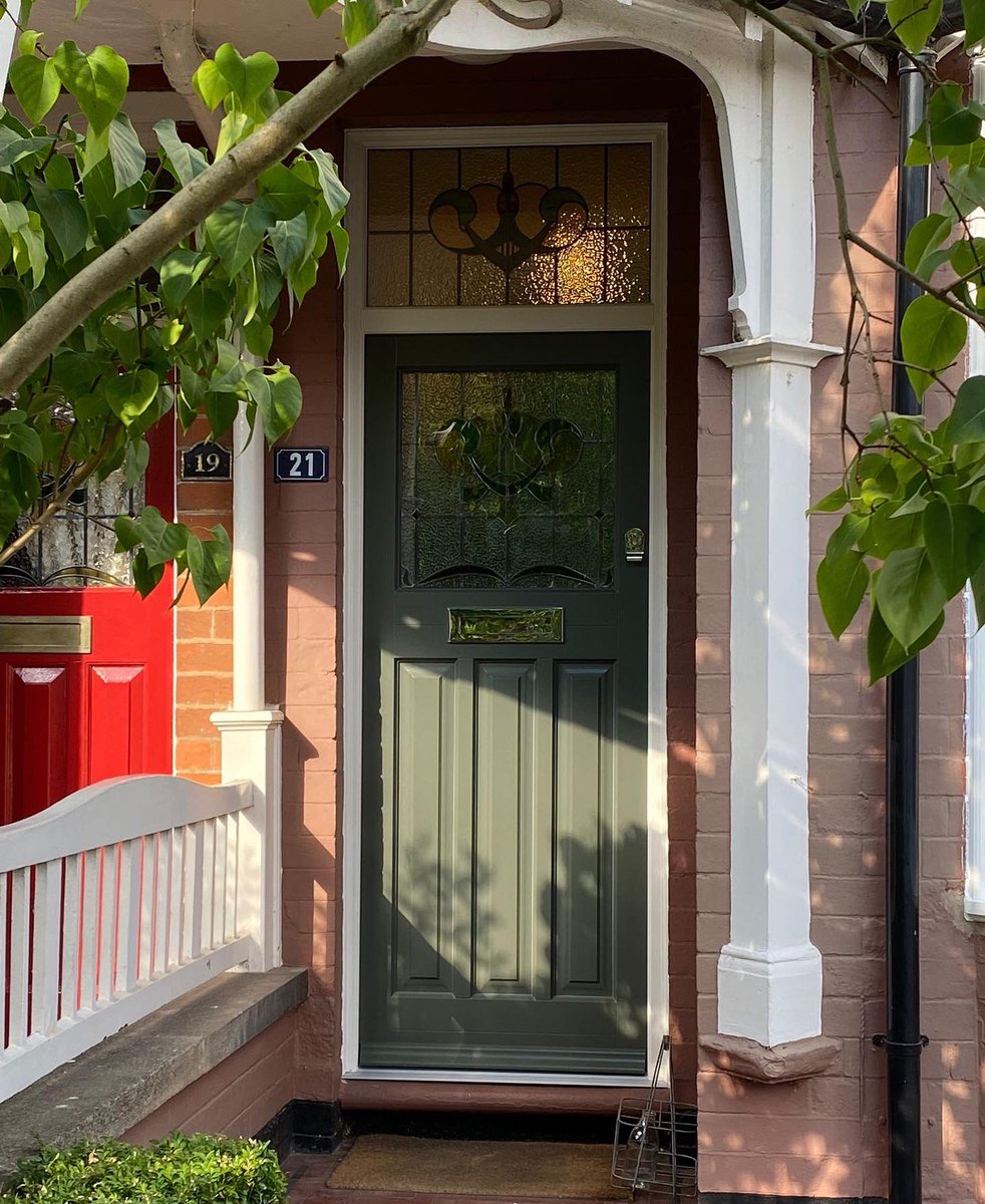 A beautiful timber project we completed this week, whilst keeping the customers original stained glass👌🏻