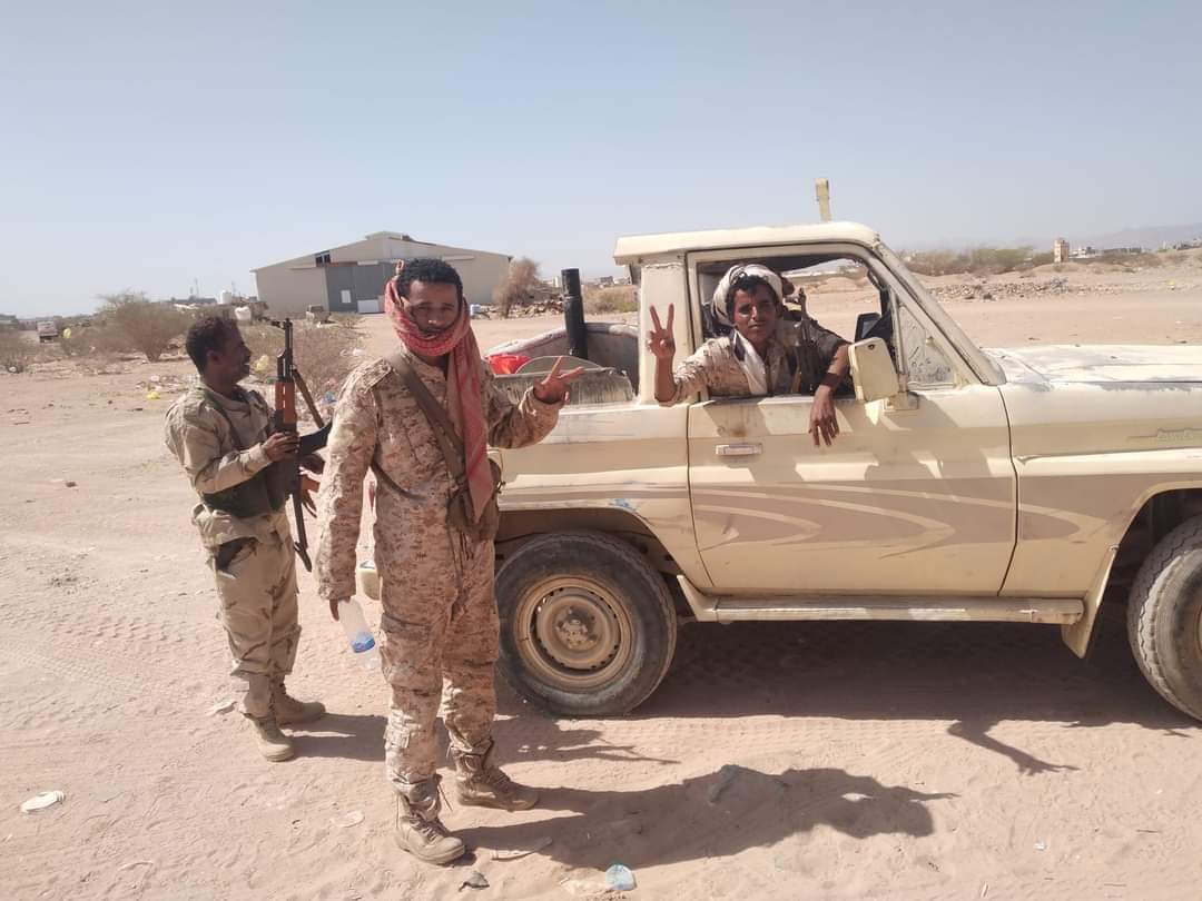 ✌️✌️
معسكر حنيشان بعدما تمت السيطرة عليه ولله الحمد من قبل القوات المسلحة الجنوبية