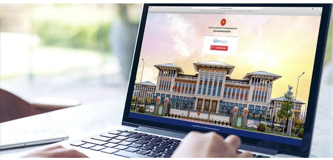 SubuPDB's tweet photo. Nitelikli eğitimlerimiz devam ediyor. 2022 yılının ilk altı ayında Cumhurbaskanligi @uzkegitimkapisi  üzerinden 1167 personelimiz toplamda 33.346 dakika eğitim aldı.  Hazırlanan zengin içerikleri personelimizle buluşturmaya devam ediyoruz.@rektorsaribiyik @ancaglar @gokhan_ergen https://t.co/q4n7aexK9z