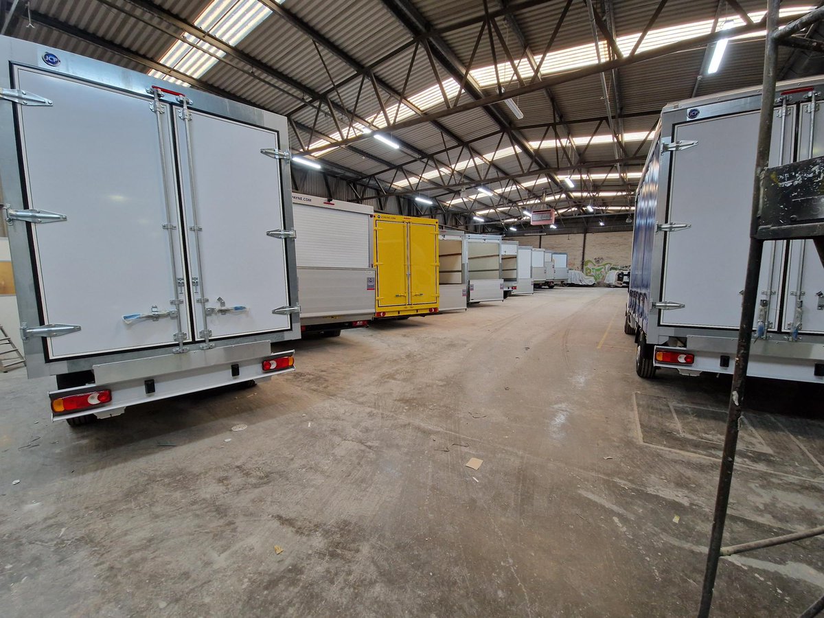 Happy Tuesday everybody!

My 6am stroll around the factory shows all the usual facets of the business, from SPV to the repair lines, to the luton/box line, to the curtain line, into Finishing and on to Pdi
Just WOW!!

#busybusybusy
#lovinglife
#notjustanyfactory
#notjustanybody