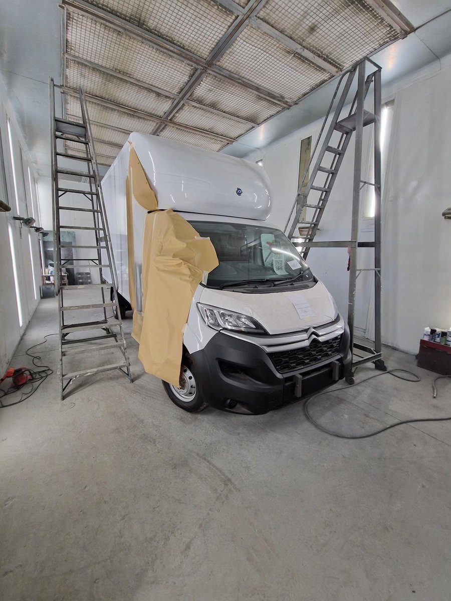 All three paint booths full up too, with a queue of conversions patiently waiting their turn!!

#notjustwhite
#matchingfactorycabpaint
#notjustbodybuilding
#offeringthelot
#onestopshop
#notjustanybody