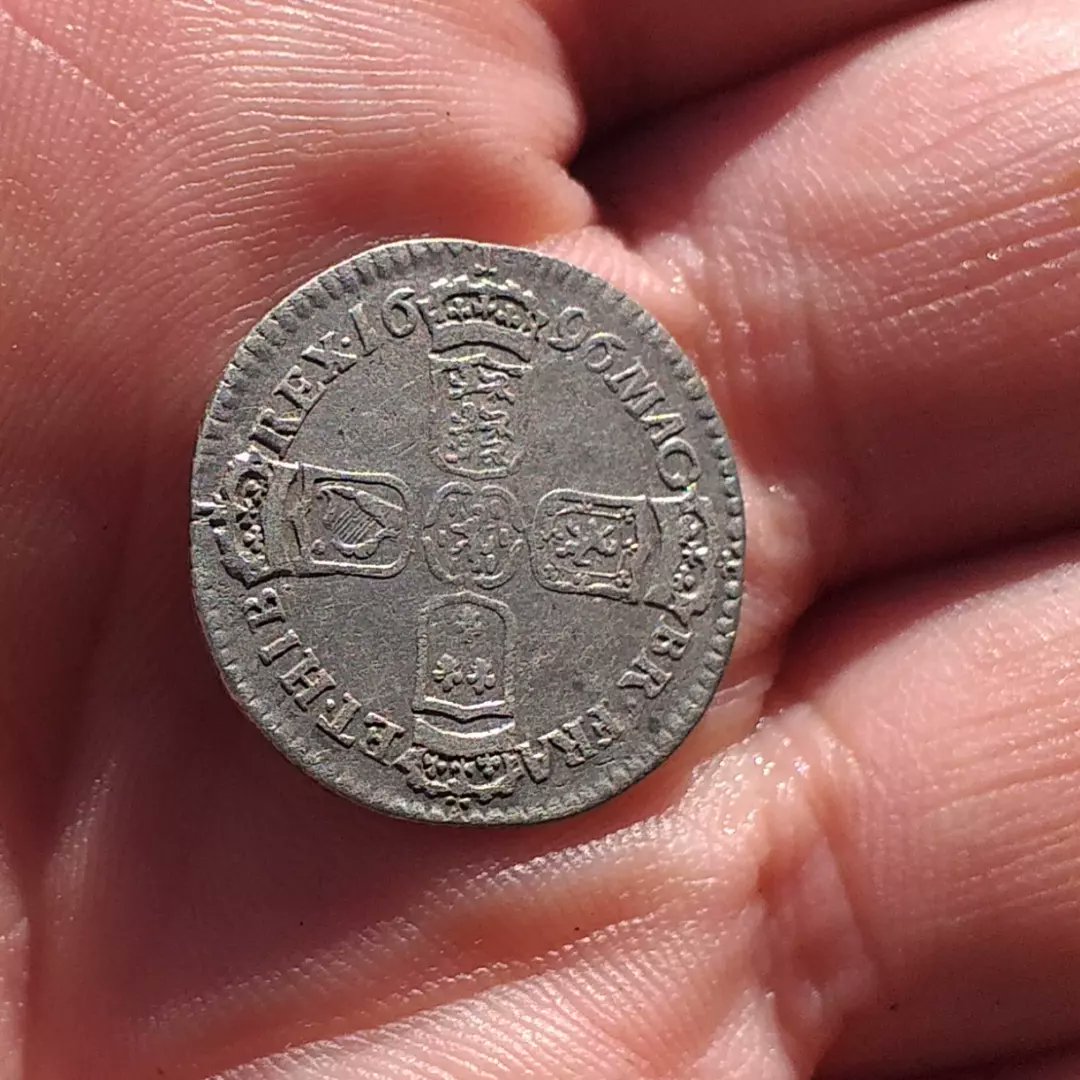HMdetecting's tweet image. William 3rd 1696 shilling found using the legend