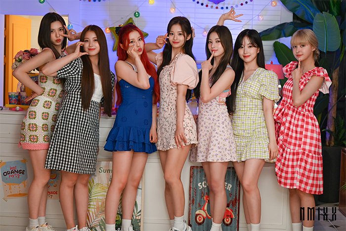 FZtUUJ7aAAAeKdG?format=jpg&name=900x900