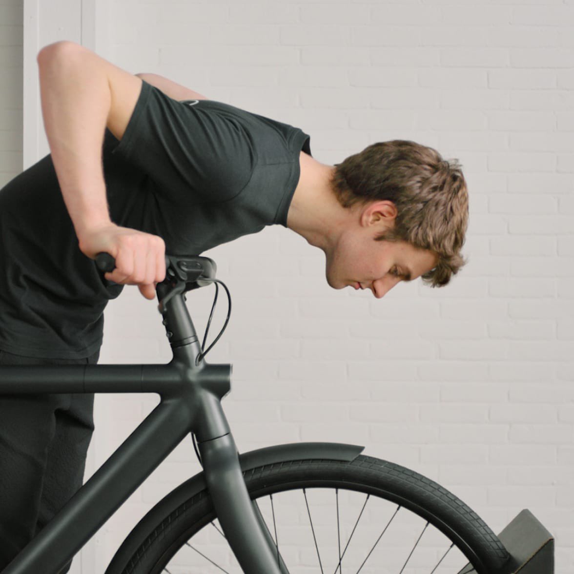 belleStoreInc's tweet photo. VanMoof S3 — E-shifter — Industry-first automatic electronic gear shifting gives the smoothest ride ever — Shop in Lagos & Abuja Nigeria via https://t.co/L8B0uhgtva — #vanmoof #vanmoofs3 #vanmoofx3 #vanmoofbikes #bikes #ebikes #bicycle #electricbike #iphone13 #workout #exercise https://t.co/pnoSv4TUP1