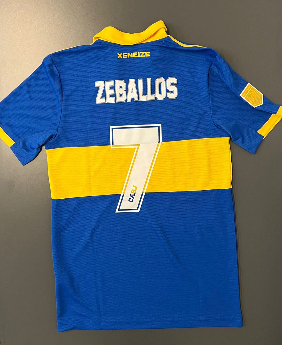 Buen Martes amigos de #ElClubDelMoro en FM99.9 la 💯 📻Atentos los xeneizes 💣 porque tenemos las camisetas del Changuito Zeballos, firmadas por el delantero. Participan con el Hashtag #ElClubDelMoro! 6a10 por la <a href="/la100fm/">LA 100</a> 📻🍀🍀🍀