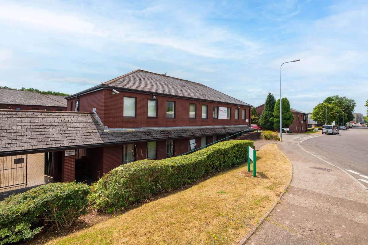 EmanuelJones11's tweet photo. New investment instruction – 12 Lambourne Crescent, Llanishen, Cardiff, CF14 5GF. Single let office with a passing rent of £35,000 pa and 5 years unexpired. Offers in excess of £375,000 reflecting NIY of 9.01% assuming purchaser’s costs of 3.53%. 

#Cardiff #investment https://t.co/c4I65DiOMt