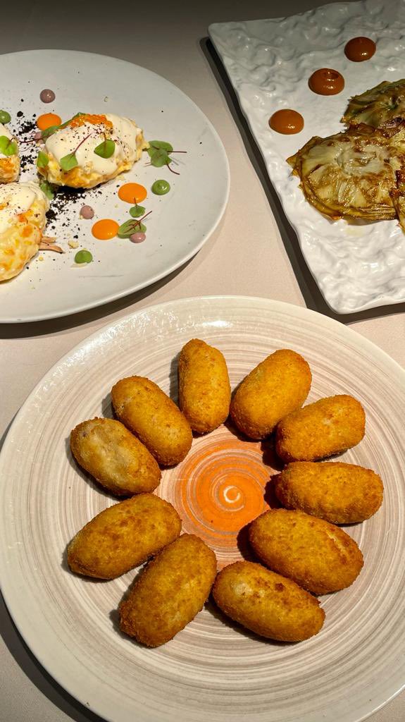 BlogHedonista's tweet photo. La Despensa de Etxanobe en #Bilbao con 1 Sol Repsol de la Guía Repsol es el hermano pequeño y vecino de portal de L’Atelier Etxanobe con 1 Estrella Michelin y 2 Soles Repsol.
#visiteuskadi #visitbasquecountry #BizitEuskadi #basqueroute https://t.co/aM01cHTR6I