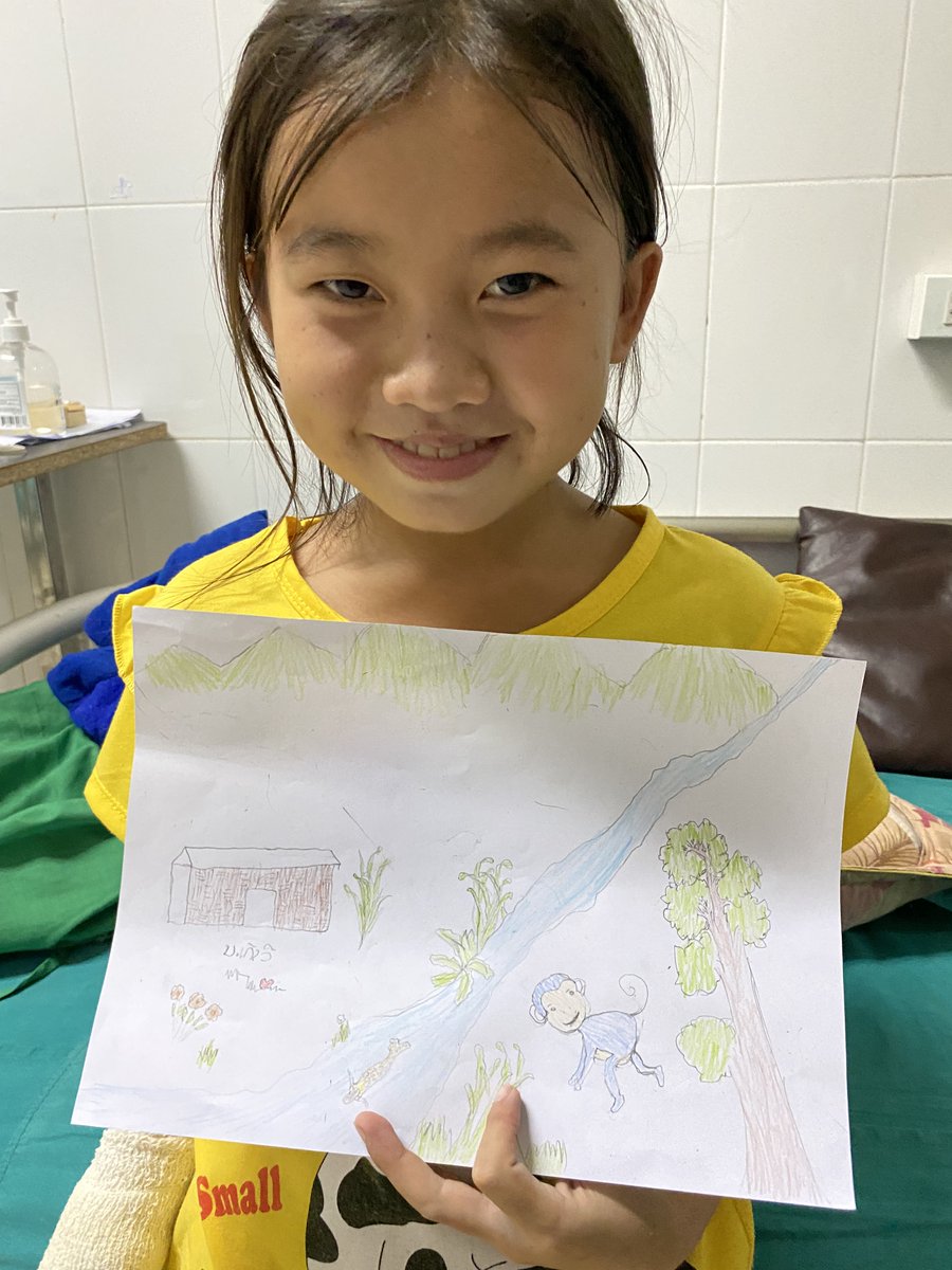 fwabnyc's tweet image. LFHC recently hosted an art workshop for long-term patients. They were tasked with creating designs to help the team re-decorate the X-ray room. 

The aim is to create a calm, relaxing space for patients. The hospital has partnered with @AnoukFoundation for this project! 💚