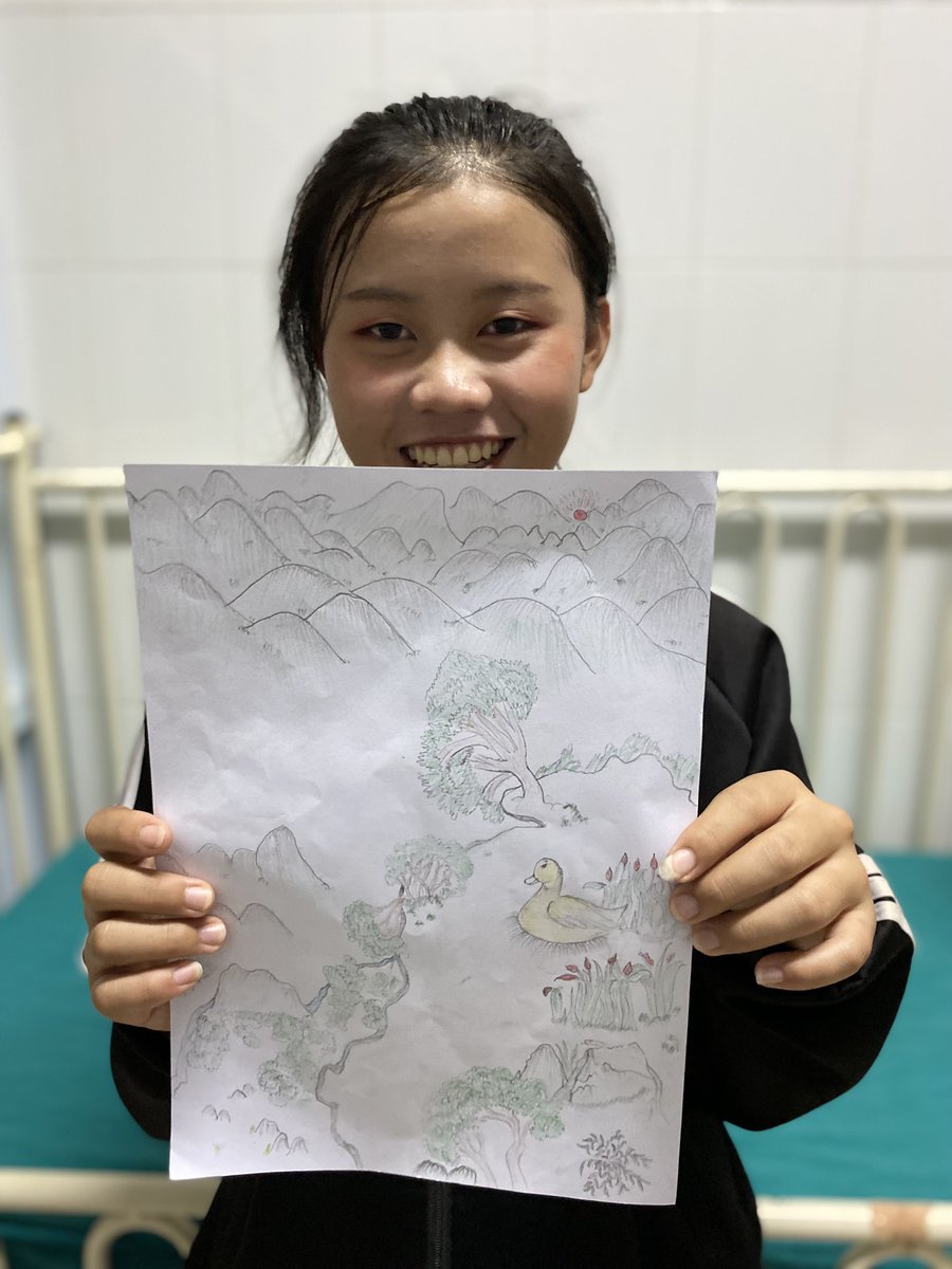 fwabnyc's tweet image. LFHC recently hosted an art workshop for long-term patients. They were tasked with creating designs to help the team re-decorate the X-ray room. 

The aim is to create a calm, relaxing space for patients. The hospital has partnered with @AnoukFoundation for this project! 💚