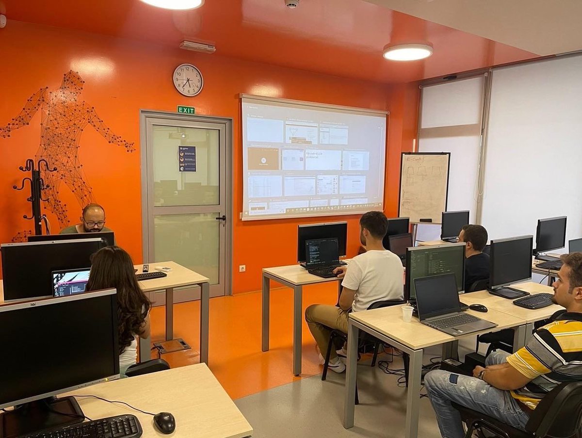 cacttusedu's tweet photo. 📌Po mbahet trajnimi “Data Engineering - Database Module" në kuadër të projektit “Digital Skills Programme” nga UNDP Kosovo dhe mbështetur nga GIZ!

▶️Programi do të mbështesë punëkërkues të rinj në zhvillimin e aftësive dixhitale përmes trajnimeve intensive në fushën e TIK-ut. https://t.co/TxR0Af3qCW