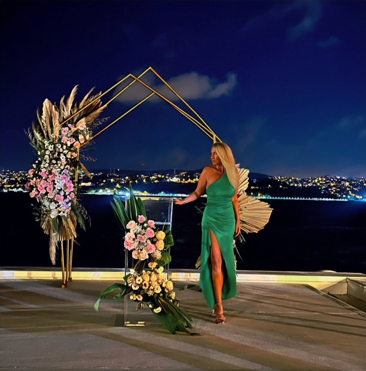 FundaKaraEvents's tweet photo. There is nothing greater than seeing a wish fulfilled! 🍃
For further details, our fees and availability, please send a message 📩 info@fundakara.com

#internationalevents #internationalweddings  #weddingplannerinistanbul #istanbulweddings #weddingdesign
#планировщиксобытий https://t.co/2OSZEZ2Ra6