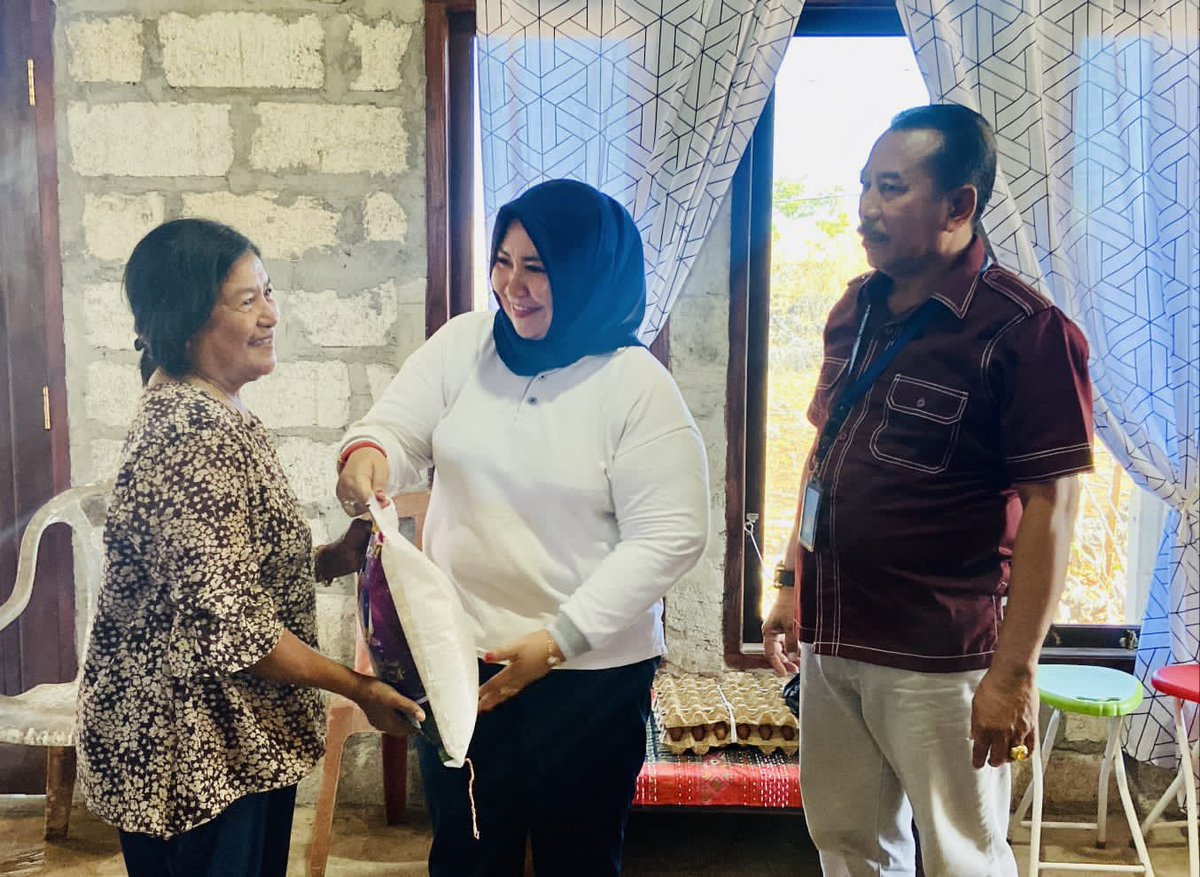lapas_perempuan's tweet photo. JALIN SILATURAHMI, LAPAS PEREMPUAN KUPANG SAMBANGI PARA PURNA BHAKTI
Selengkapnya: https://t.co/GZU32R6Gsa
#KamiPASTI
#KemenkumhamNTT
#LapasCERIA
#HDKD https://t.co/H1TJ5azfAH