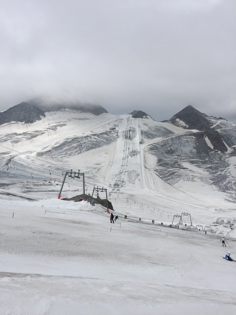 AlpineCombined's tweet image. We were there this time of year back in 2016. I thought it was a sad view then, but you can see such a massive difference in 6 years. 😥💔