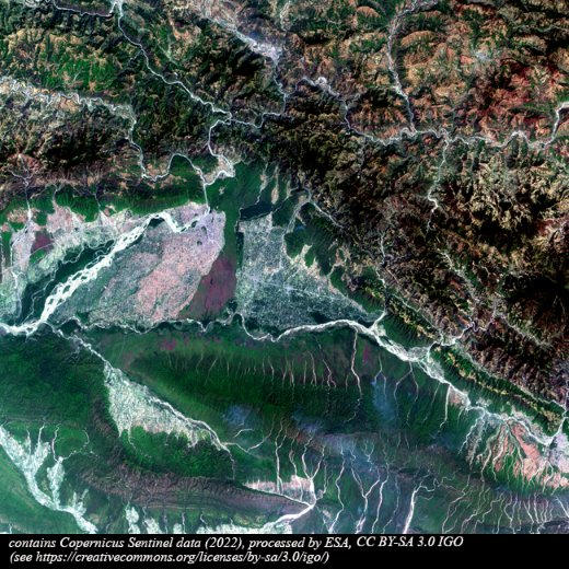 #ChitwanNationalPark #Nepal, #WorldHeritageSite since 1984. It covers an area of 952.63 km2, in the subtropical Inner #Terai lowlands. In altitude it ranges from about 100m in the river valleys, to 815 m in the #SivalikHills. 
#Copernicus #Sentinel2 April 2022.