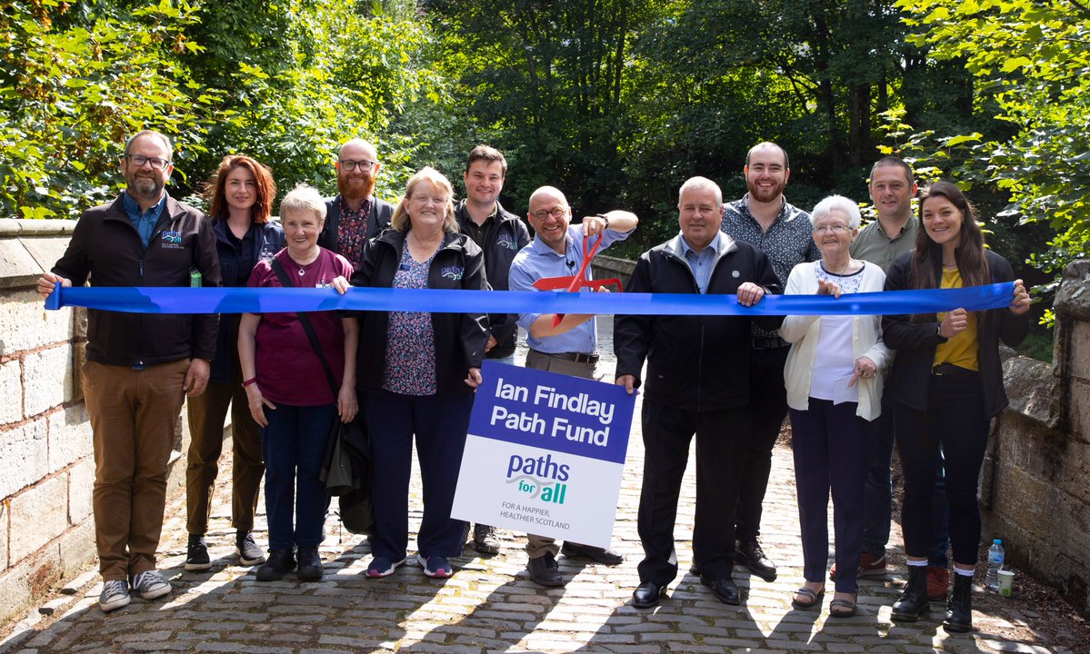 Our new £1.5million #IanFindlayPathFund launched by @patrickharvie to improve path networks for active travel is NOW OPEN. 

Community groups, charities and third sector organisations can apply for funds between £10k - £100k.

pathsforall.org.uk/news/news-post…

#IanFindlayPathFund