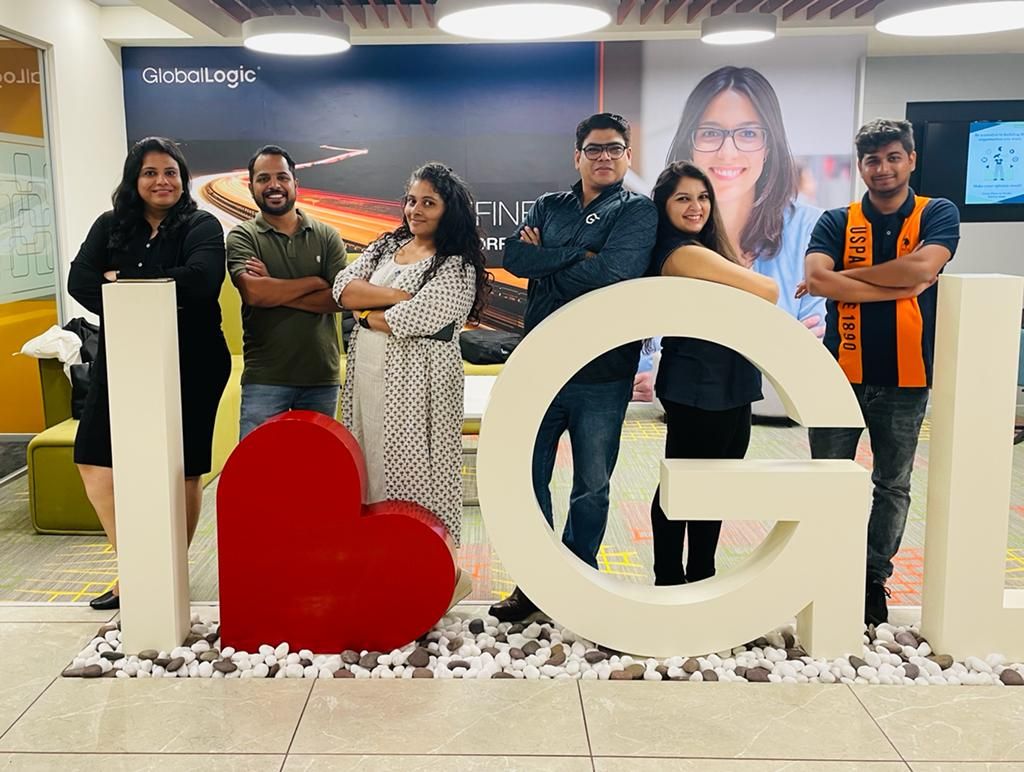 ruchimahna's tweet photo. Zooming out from virtual to the real! Amazing few days spent meeting with colleagues from Bangalore office after two long years. Mesmerised I was with the entire thought behind the office look, feel,the warmth in the team and the environment.
#team #globallogic #ReflectionsRMC https://t.co/oOSL36mRZ9