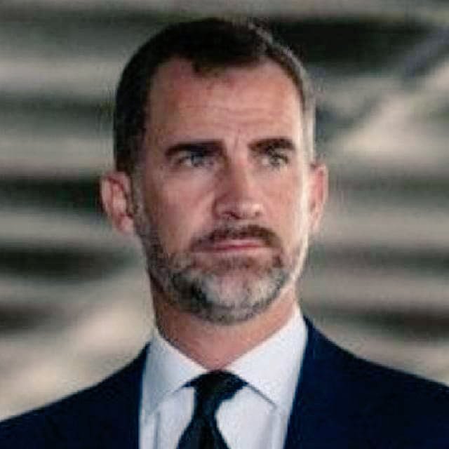 FMGortazarR's tweet photo. El Rey mostró respeto a Colombia acudiendo a la toma de posesión y saludando a su bandera. La Guerra a Muerte decretada por Bolivar para fusilar a todos los españoles,incluidos 886 prisioneros y 500 enfermos del Hospital de La Guaira justifican su gesto de reserva y dignidad. https://t.co/Mj5tH62raK