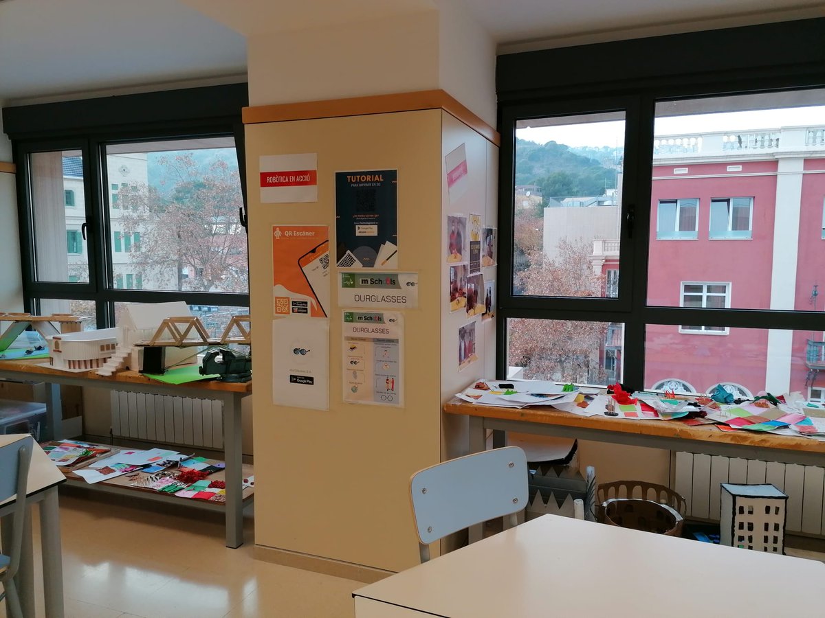 PadreDamianSSCC's tweet photo. 💡 L'alumnat d'#ESOPadreDamianSSCC ha gaudit molt de la Sala Da Vinci de l'escola, a veure si sabeu que han fet?
#ProjecteVeusPadreDamianSSCC #eCIMPadreDamianSSCC #EscolaConcertadaSarrià #ColegioConcertadoSarrià #Valors #Emocions #Valores #Emociones #gaudim #disfrutamos #WeEnjoy https://t.co/13f8Hecw6j