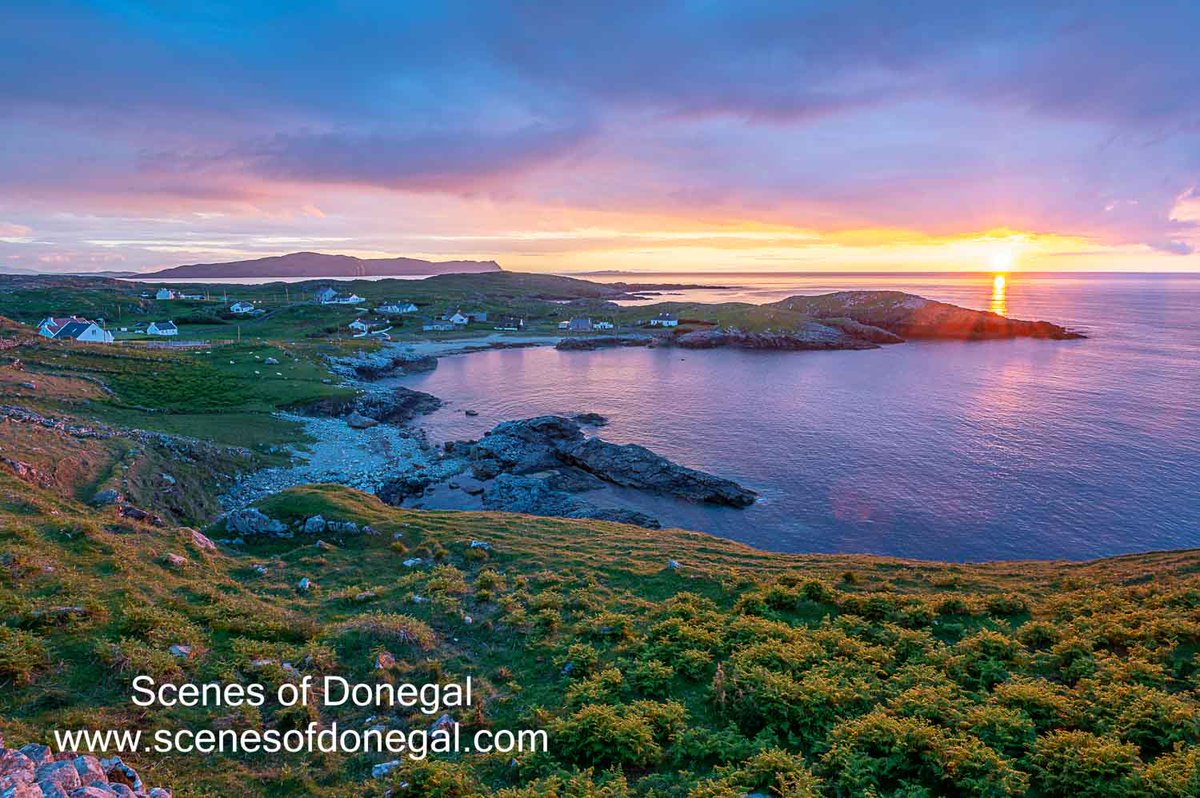scenesofdonegal's tweet photo. Dooey Sunset.

Sunset over Dooey, Atlantic Drive, Downings with Horn Head in the background.

#rosapenna #downings #donegal #wildatlanticway #scenesofdonegal #visitdonegal #ireland #lovedonegal #visitdownings https://t.co/3GxbWratdM