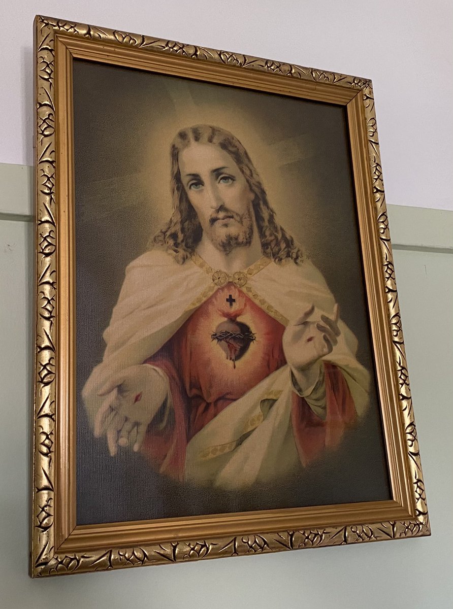 1dor's tweet photo. Did you have one of these pictures in your home ?  This reminds me of when I was young. 🖼 Still hanging on my nanny’s wall. https://t.co/CdrdWJ5X2h