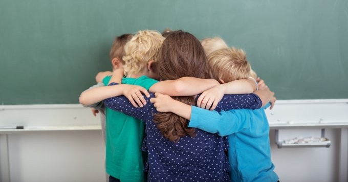 CuadernosP's tweet image. 🍉#CdPVerano🏖️@carmenpellicer_ «El bienestar personal es un indicador tremendamente subjetivo que no depende necesariamente de las comodidades que la vida proporciona sino en la manera de abordar las circunstancias que no están en nuestras manos» #LifeComp
bit.ly/3LlPVJJ