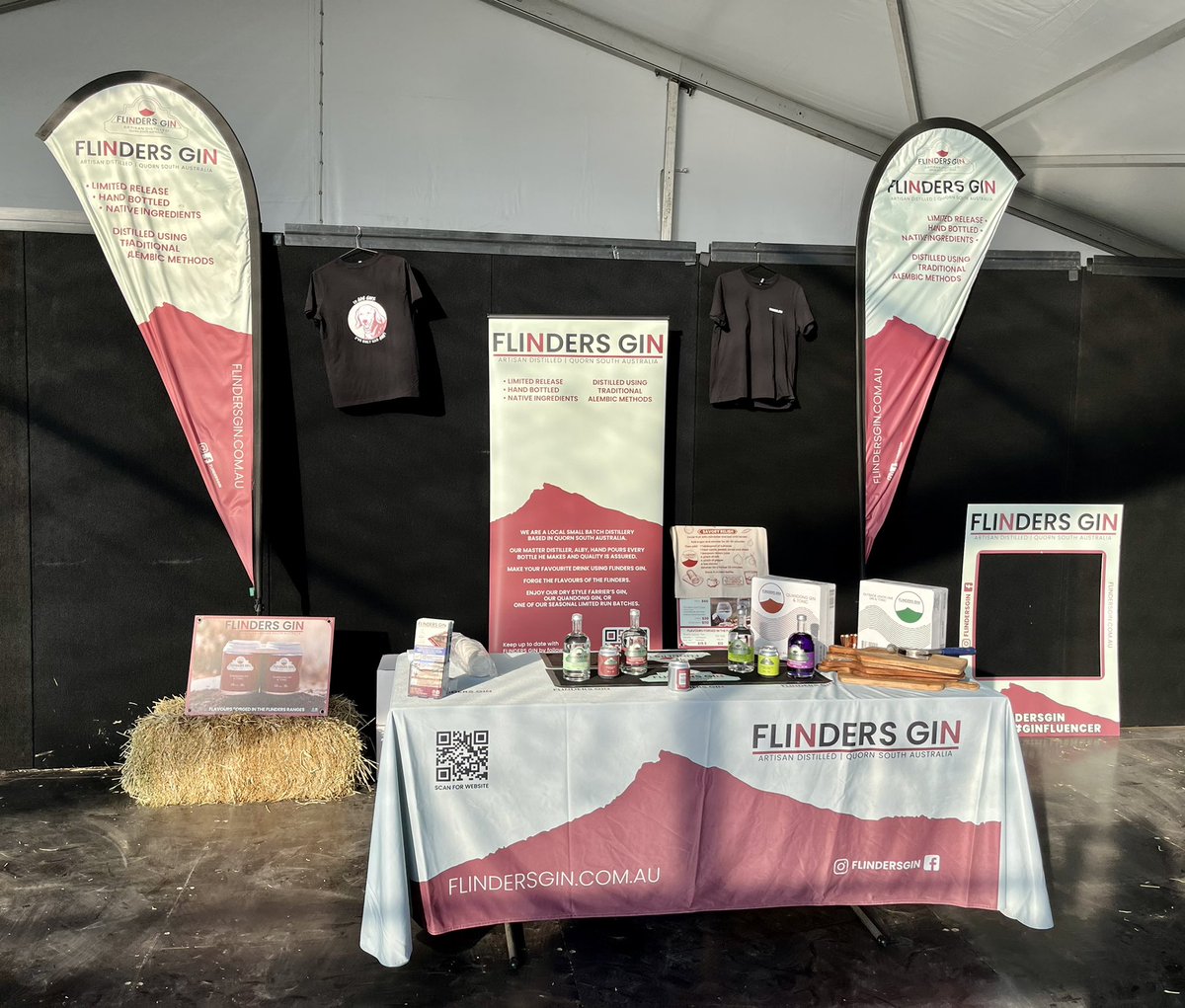 nellieadam's tweet photo. #EPfielddays #cleve #anz come see ANZ at site 401, Eighth St, not only banking, we have #flindersgin & #rfds sim too https://t.co/L5o7azSTzk