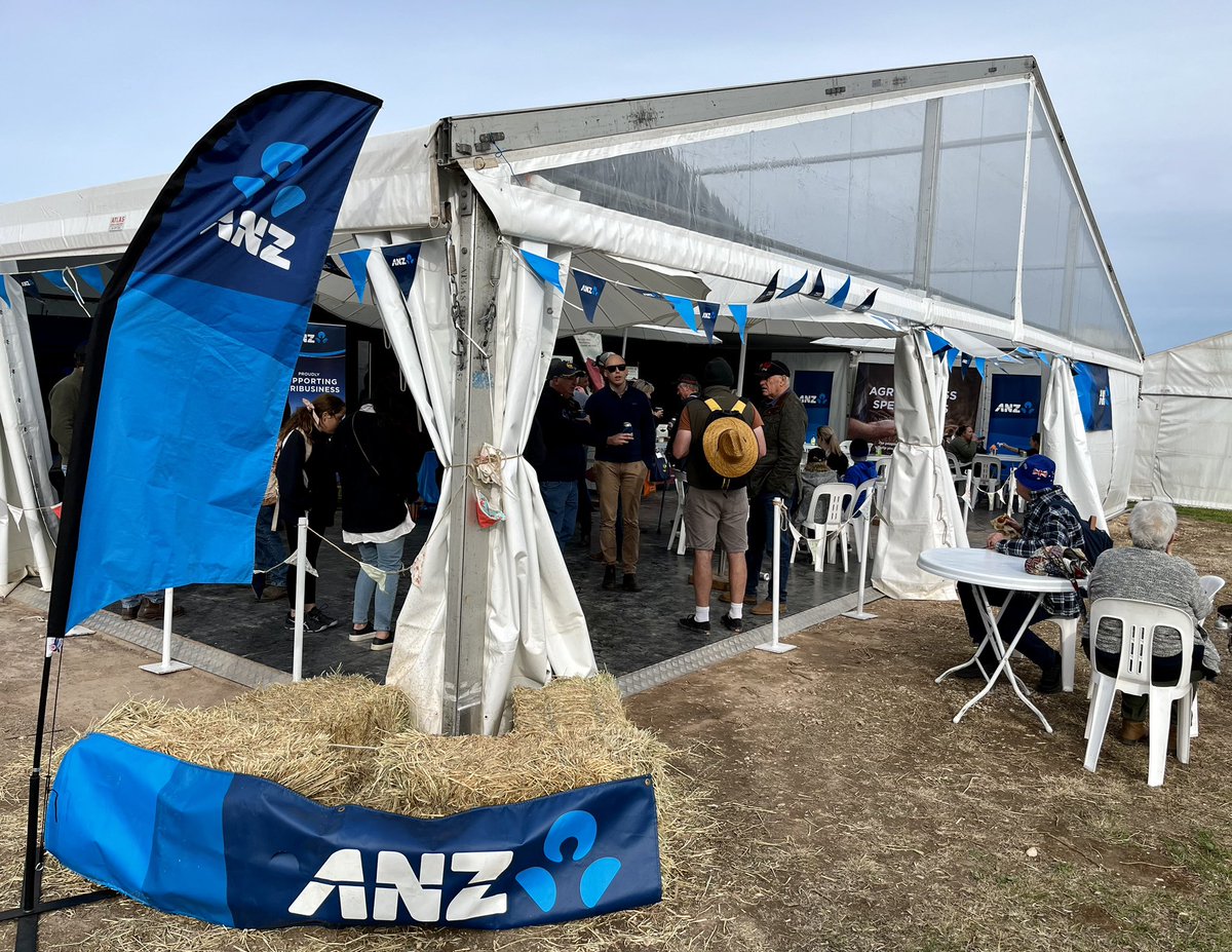 #EPfielddays #cleve #anz come see ANZ at site 401, Eighth St, not only banking, we have #flindersgin  &amp; #rfds sim too