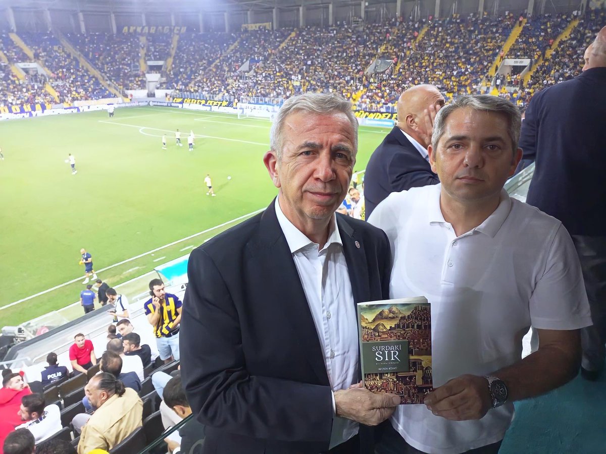 Kitabımı Ankara Büyükşehir Belediye Başkanı Sn.Mansur Yavaş'a arz ettim.
<a href="/mansuryavas06/">Mansur Yavaş</a>