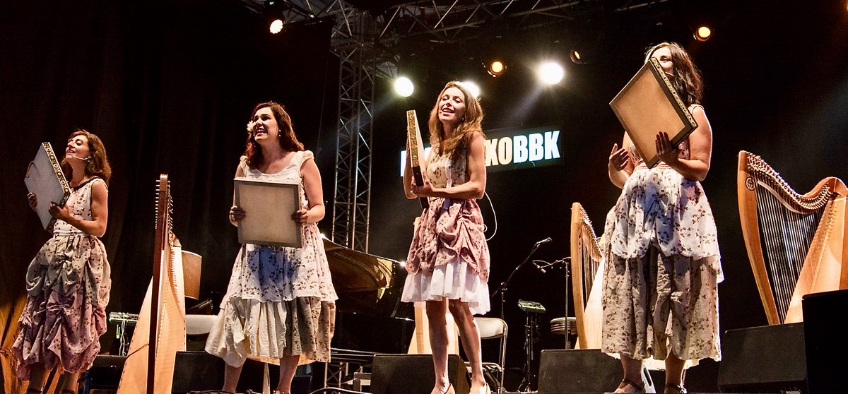 AulaMuseo's tweet photo. Mañana, 10 agosto, 21h, recibiremos en el Patio del Aula-Museo (Mucientes), a LULAVAI, cuatro mujeres gallegas con arpas celtas y voces. Pueden reservar entrada (15 €), llamando o enviando un “bizum” al 649 807506 o en nuestra web https://t.co/DDZNrYIx6i.
¡Les esperamos! https://t.co/jifdoIzmjZ