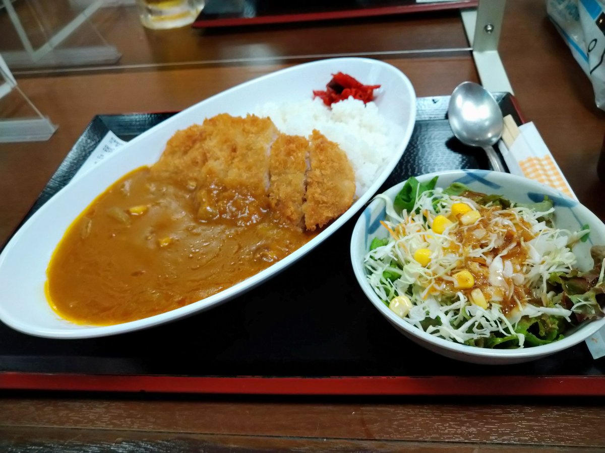 f_kinjiro's tweet photo. 職場の同僚たちとトレラン💨
華麗なヘッドスライディングを披露✨
今日はピーチ味🍧
お風呂に入ってカツカレー🍛
楽しかったなぁ😄
#高尾山 #トレラン #かき氷 #コンプレスポーツ鎌倉 #COMPRSSPORT https://t.co/u1DPCdh1Wn