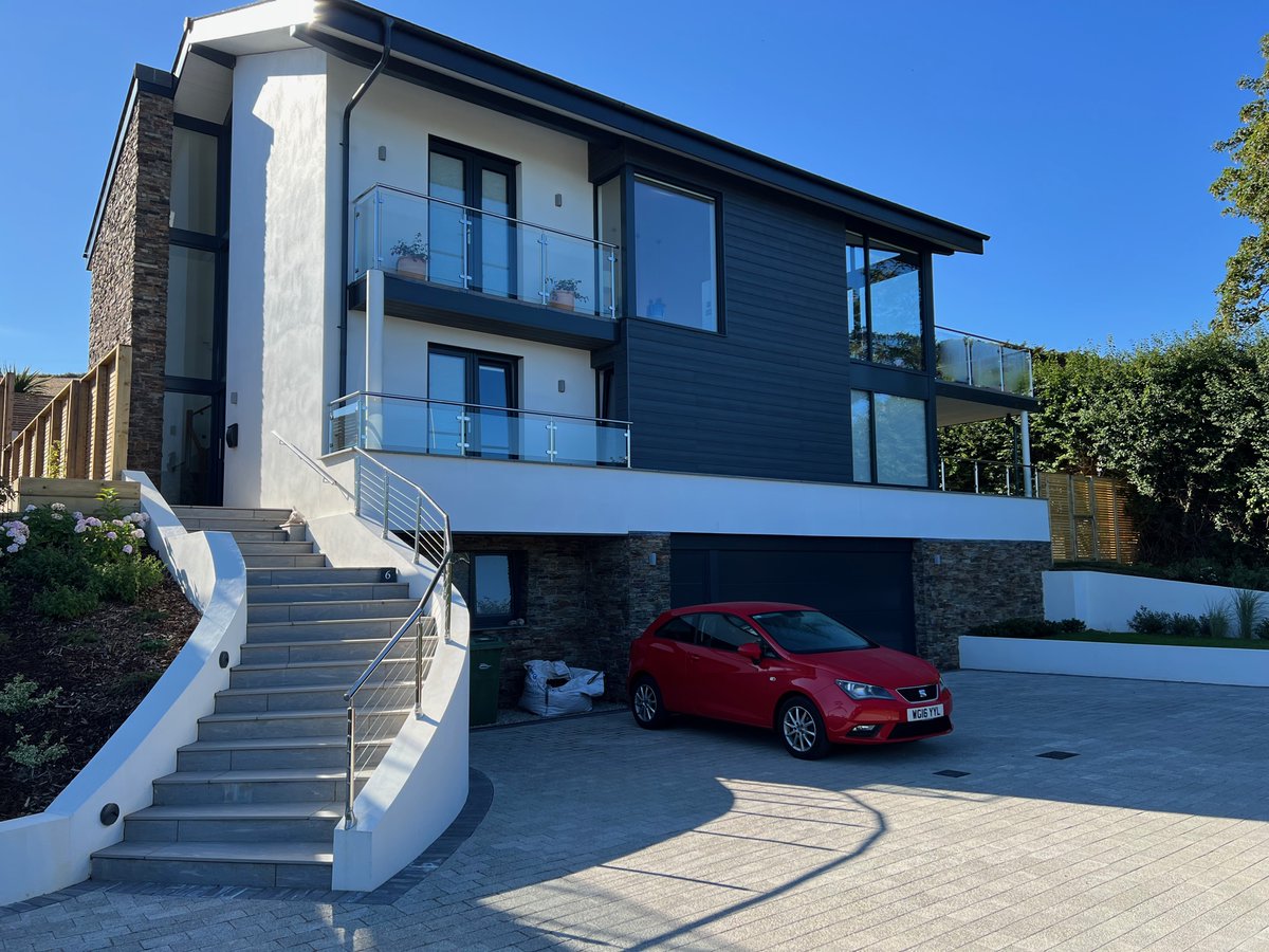 TimberFrameLtd's tweet photo. A small development of impressive homes in #Instow by Westructure @TimberFrameLtd #timberframe #NorthDevon https://t.co/p931xX7lQP