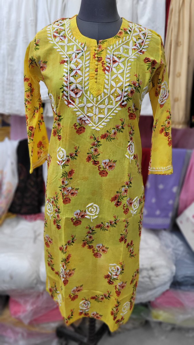 shaaneawadh's tweet photo. Recently a new item has creatd a lot for #buzz &amp; is #trending 
Malmal floral prints with Chikan work. Th preferred fabric this summer.
#shaaneawadhChikankari #shivamChikanUdyog #lucknowi #lucknowChikanKurti #chikankariForHer #malmalKurti #lucknowChikanHandicraft #vocalForLocal https://t.co/tev03GjChT