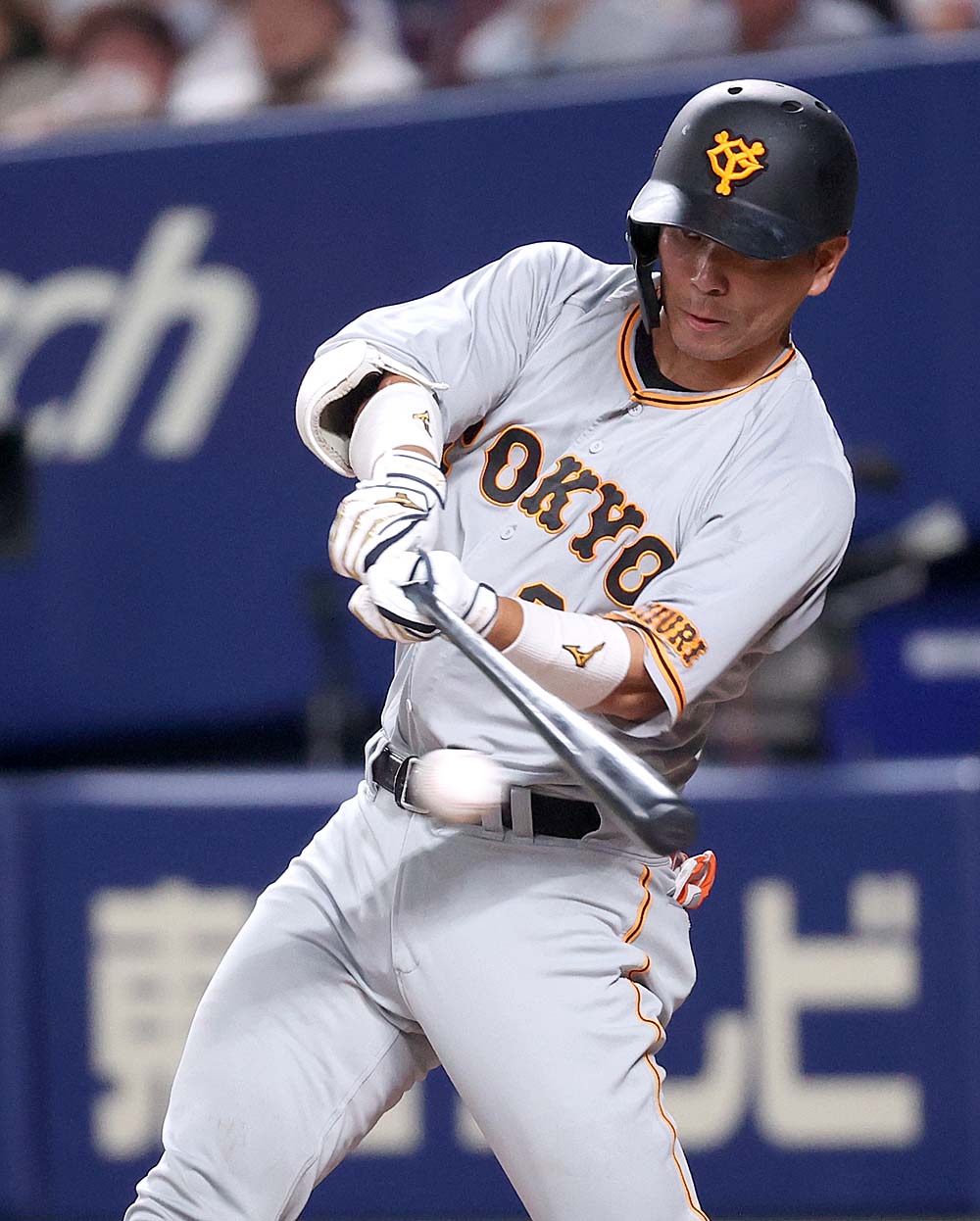 読売巨人軍 ジャイアンツ 巨人 中日 バンテリンドーム 四回 巨 2 2 中 大城卓三 選手が安打で出塁 メルセデス 投手の犠打 吉川尚輝 選手が死球でチャンスを作るも 勝ち越しとはならず 不屈 ジャイアンツ Giants 東京 Tokyo 野球