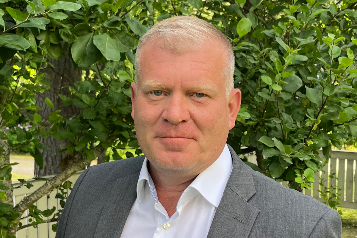 HedinAutomotive's tweet photo. Hedin Automotive vahvistaa johtoryhmäänsä nimittämällä insinööri Aki Juhakorven Ford -liiketoimintajohtajaksi 1.9.2022 alkaen. Tehtävässään Aki vastaa Hedin Automotiven Ford -henkilö- ja hyötyajoneuvojen liiketoiminnasta ja sen kehittämisestä. Lue lisää https://t.co/q9SEe4i4bb https://t.co/wjHuVzvTS5
