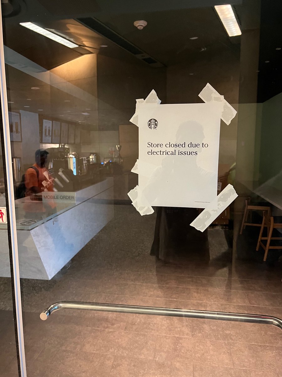 SeanSPIELER3's tweet photo. @Starbucks sent a mobile order this morning got to the store and it was closed!! https://t.co/hyjPtM1QVz