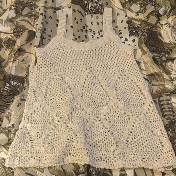 joccartee's tweet photo. So good I had to share! Check out all the items I'm loving on @Poshmarkapp #poshmark #fashion #style #shopmycloset #nike #hollister #lclaurenconrad: https://t.co/5X0p4jnCIZ https://t.co/eRwBl0PtP5
