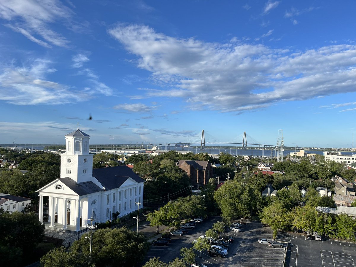 JeffBoogaard's tweet photo. Rooftop fun in Charleston. #FOMONOMO https://t.co/hFuLCBUPZE