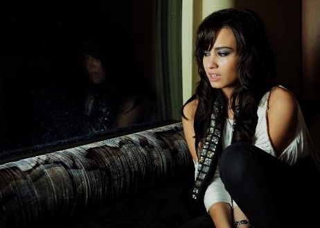 comfortlovatos's tweet photo. demi lovato – don’t forget (2009) https://t.co/sBlwbiACKZ