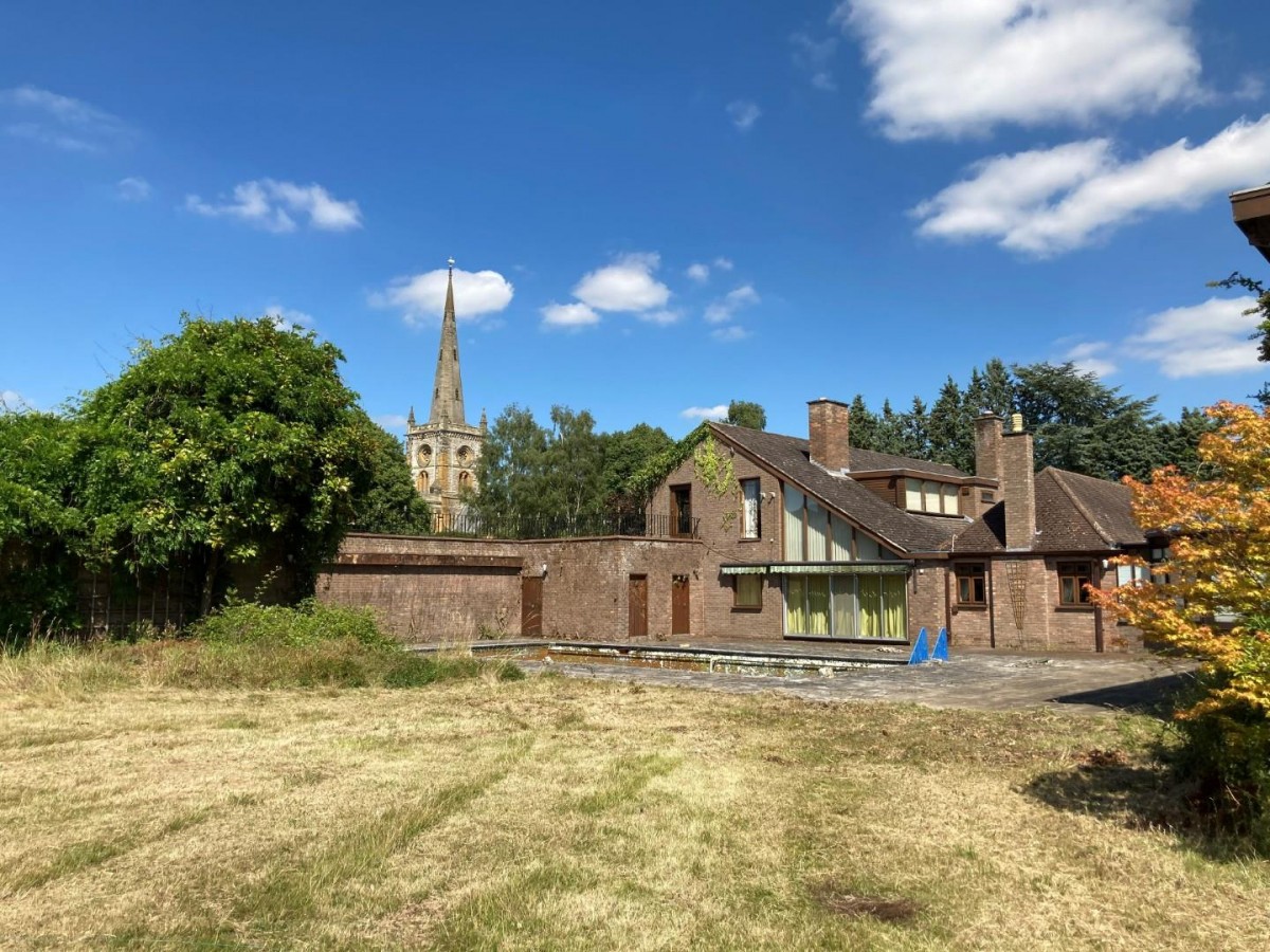 Peter Clarke & Co tweet media