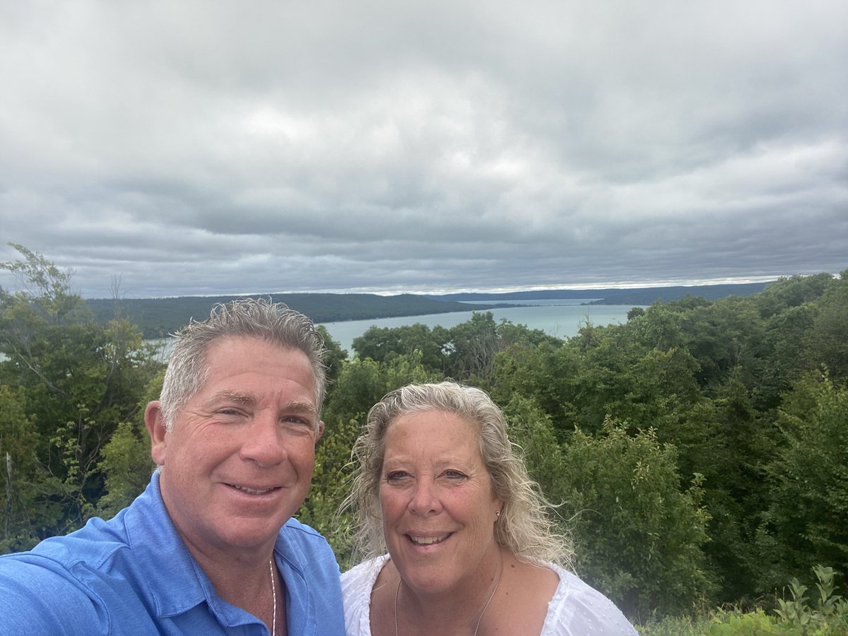 EGRAD5's tweet photo. 36 years and canโt wait to explore the next 36! Happy Anniversary Lor. #luckydude #36more https://t.co/duzX6A0J5i