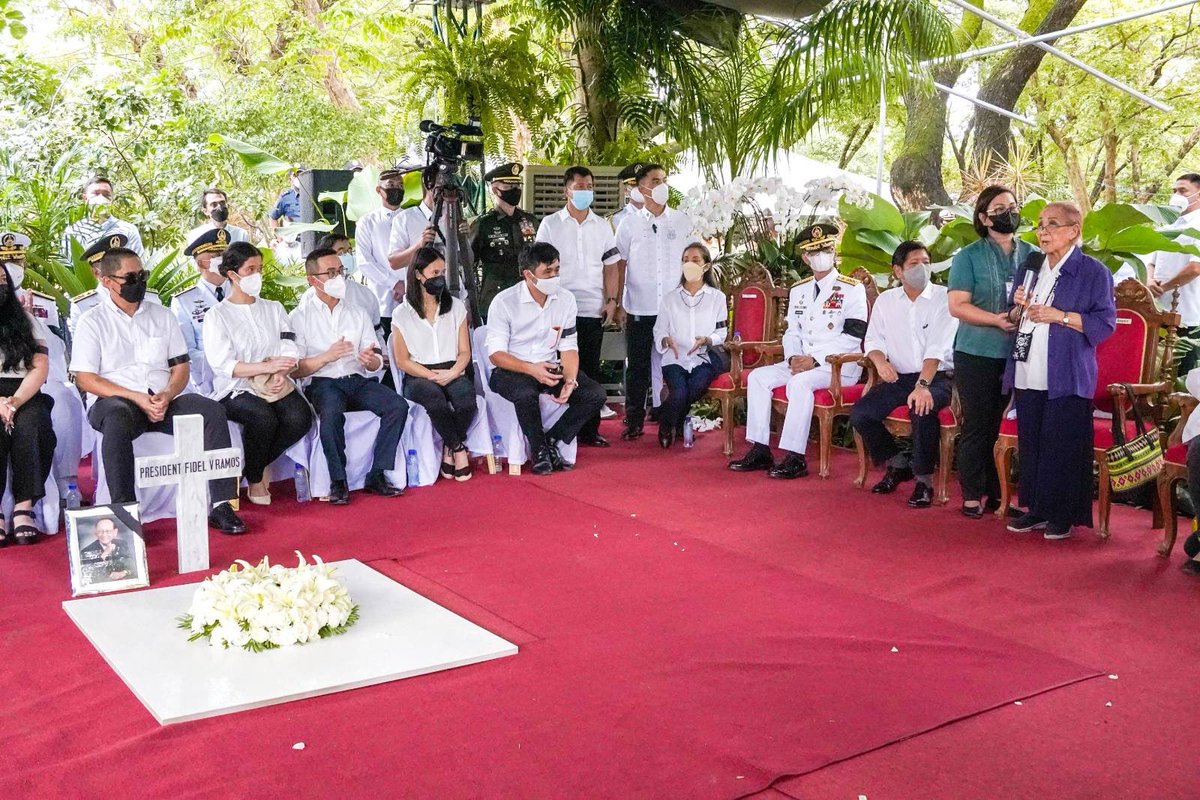 Tayo ay dumalo sa state funeral ni dating Pangulong Fidel V. Ramos kaninang umaga. Kasama ng kanyang pamilya't kaanak, inihatid natin sa kanyang huling hantungan ang dating presidente sa Libingan ng mga Bayani.