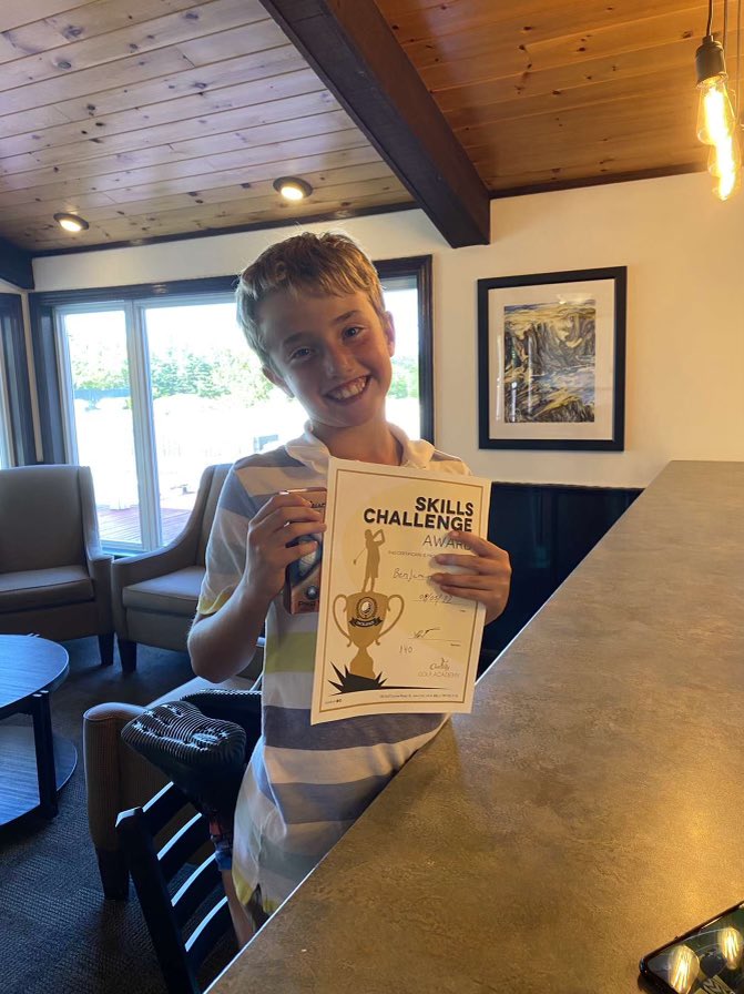 Week 6 of Clovelly Junior Camp was full of kindness, course etiquette, improvement, and skill!  

Award winners
Skills Challenge: Ben McGrath
Course etiquette: Mackenzie Cardif
Most improved: Rylan King
Kindness: Will Martin 

The summer is flying by!  Only 3 more weeks remain ⛳️