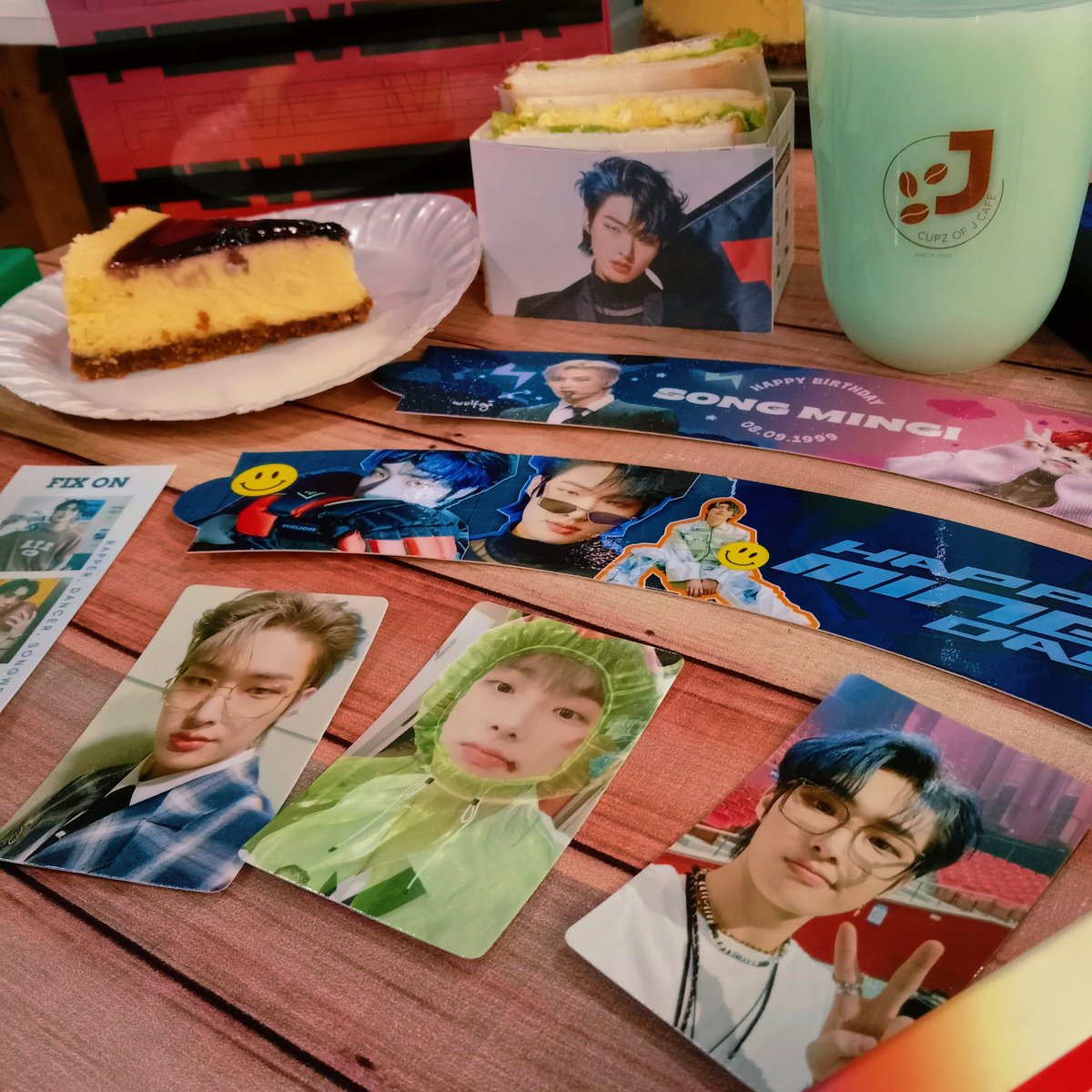 CupzofJCafe's tweet photo. 𝗛𝗮𝗽𝗽𝘆 𝗠𝗶𝗻𝗴𝗶 𝗗𝗮𝘆 🎂

Celebrate Ateez's Mingi birthday at CupzofJCafe on August 9-10.
Just purchase any drink and get #AllEyesOnMingi fankit for free.

@vit2homin 
#HappyFixSongMingiDay
#픽쏭_에이티즈_민기_생일일지어다 https://t.co/HpkzXFcdbO
