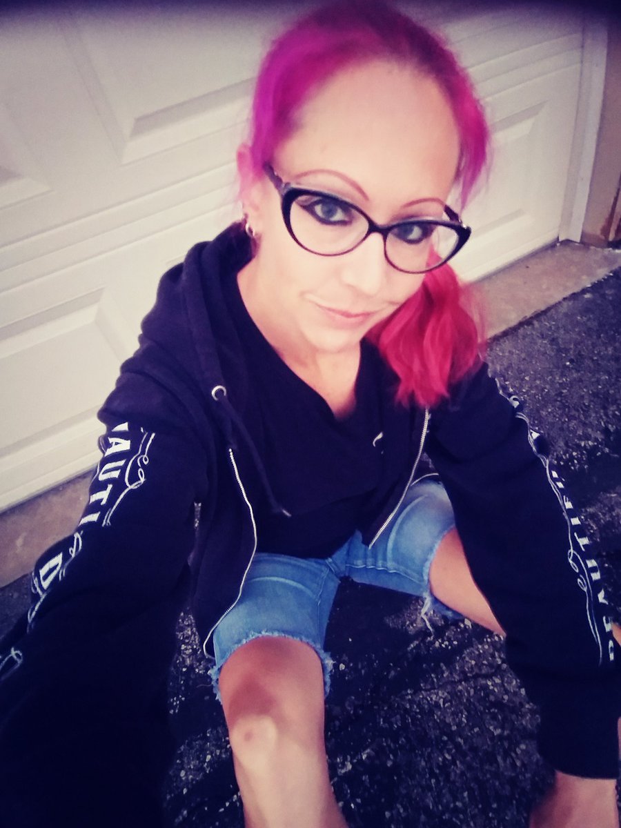 eviltrishablack's tweet photo. Good morning #TeamSexy! No rain today! Have a beautiful day, make the most of it like you do every day and you'll have no regrets💜 https://t.co/5KSiRdD9VU