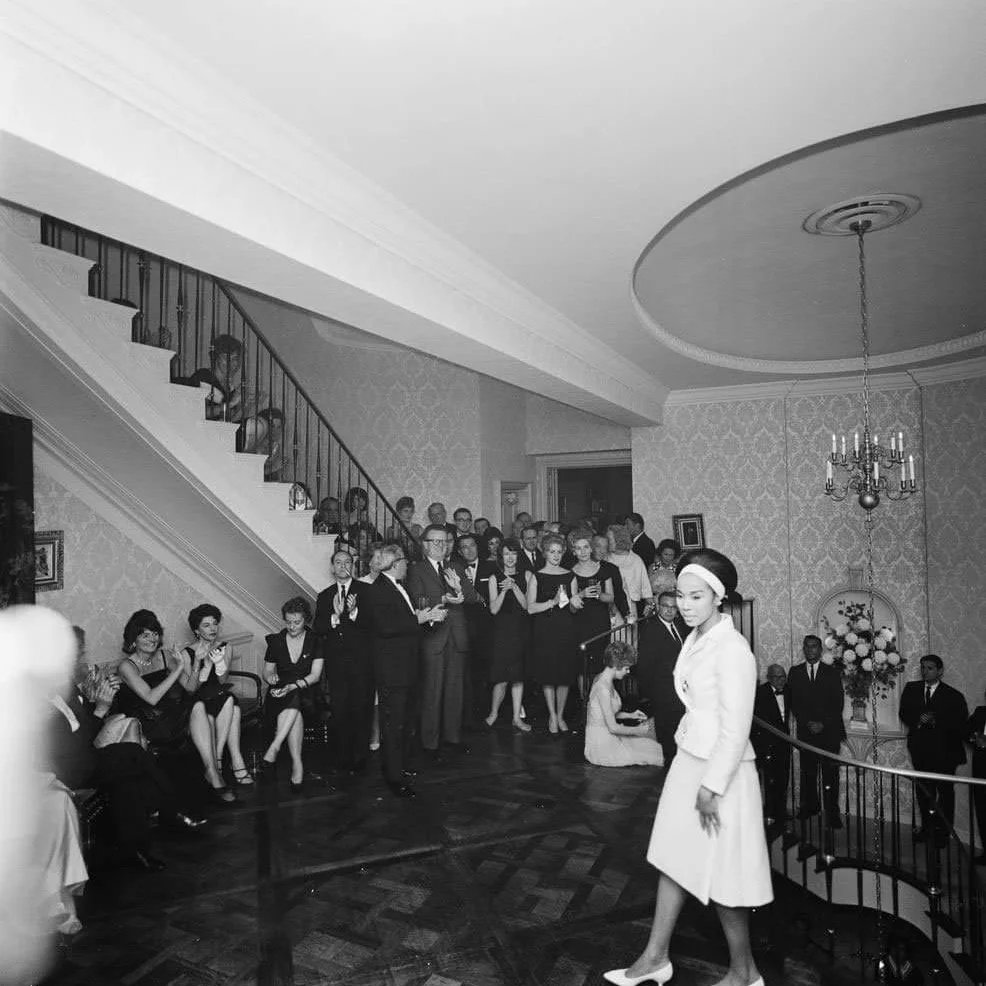 Clubpassionmar2's tweet photo. #marilynmonroe #clubpassionmarilyn #1962 #newyorkcity #arthurkrim #mathildekrim #jfk #presidentkennedy #robertkennedy #isadoremiller #mariacallas https://t.co/jHLVL4bSE9